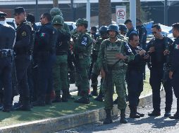 Elementos de distintas corporaciones respondieron a la balacera en el establecimiento en Zapopan. SUN/ARCHIVO