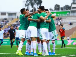 Los jugadores de la Selección nacional celebran una de las anotaciones ante Argentina. IMAGO 7/E. Sánchez