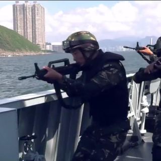 Ejército chino lanza advertencias a manifestantes en Hong Kong