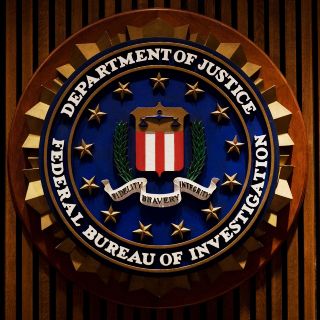 El FBI busca a doce fugitivos que podrían estar en México