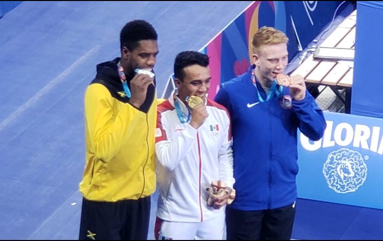 La plata fue para el jamaicano Yona Knight-Wisdom, y el bronce para el estadounidense Andrew Capobianco.TWITTER / @CONADE