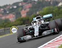El líder del Mundial del campeonato superó al holandés Max Verstappen (Red Bull), que quedó a 165 milésimas, y al alemán Sebastian Vettel (Ferrari). AFP / A. Kisbenedek