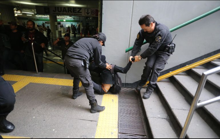 La CEDHJ abrió una queja de oficio para determinar si las detenciones se ajustaron a los estándares legales y si hubo exceso en el uso de la fuerza por parte de los policías. EL INFORMADOR/ARCHIVO