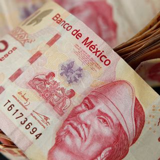 Peso cierra semana con la mayor depreciación desde mayo