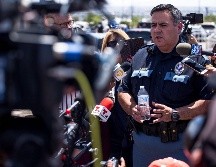 Robert Gómez, sargento del Departamento de Policía de El Paso, habla con medios de comunicación sobre el balance premilimar de este ataque. AFP/J. Juárez