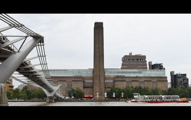 Tate Modern se ubica en un edificio que antiguamente albergó una central eléctrica, a orillas del Támesis. AFP/D. Sorabji