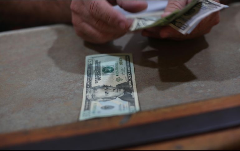 El dólar ha subido 65 centavos desde el miércoles de la semana pasada. EL INFORMADOR/ARCHIVO