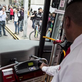 Anuncian apoyos para transporte; la FEU revira