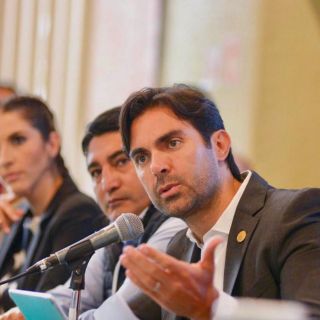 Ernesto D'Alessio se pelea con Ana Guevara en Twitter