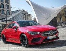 El espectro externo de este sedán de lujo muestra lo que la firma de la estrella buscó imprimir: jovialidad como premisa pero sin sacrificar en lujo y sofisticación. ESPECIAL