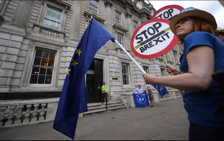 La UE rechaza eliminar la salvaguarda irlandesa, al igual que la posibilidad de negociar un tratado de libre comercio con Reino Unido si llegare a salir sin acuerdo. EFE/A. Rain