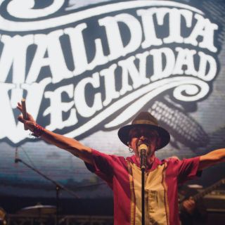 Maldita Vecindad, llena de amor y paz