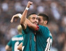 Hakim Ziyech (izquierda) fue el autor del primer gol del conjunto holandés. EFE