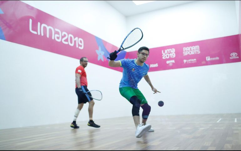 Montoya (d) superó al también azteca Álvaro Beltrán, que se quedó con el subcampeonato y que suma la plata número 20 para el equipo tricolor. EFE / C. Ugarte