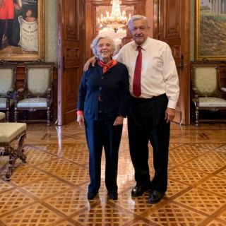 Me conmueve su cercanía con la gente: Poniatowska sobre López Obrador