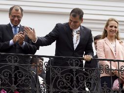 Rafael Correa (centro) y quien fuera su vicepresidente, Jorge Glas, dos de los acusados. EFE/Archivo