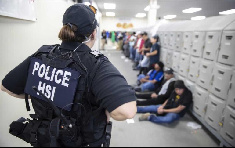 Hasta el momento suman ocho los ciudadanos mexicanos detenidos en las redadas realizadas ayer miércoles en Misisipi, Estados Unidos. AFP / US Immigration and Customs Enforcement