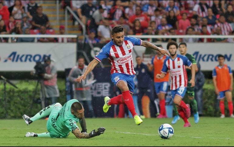 El delantero fue la figura con Chivas al marcar dos tantos y ahora busca ganar minutos en Liga para demostrar con anotaciones su valor. IMAGO7