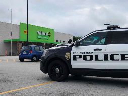 El acusado fue detenido por un bombero armado fuera de servicio hasta que llegó la policía. AP / H. Keegan