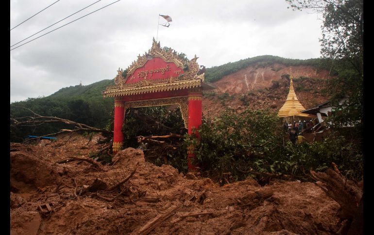 El deslave en Thae Pyar Kone se llevó por delante 16 casas y un monasterio. AFP/C. Ko Lin