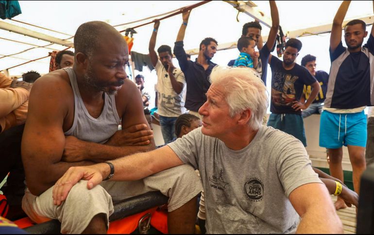 Gere habló con varios inmigrantes que han huido de Libia en embarcaciones precarias antes de ser rescatados. AP / V. Nicolosi