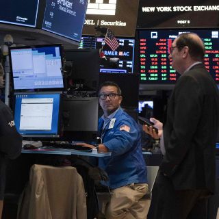 Wall Street concluye semana con un nuevo descenso