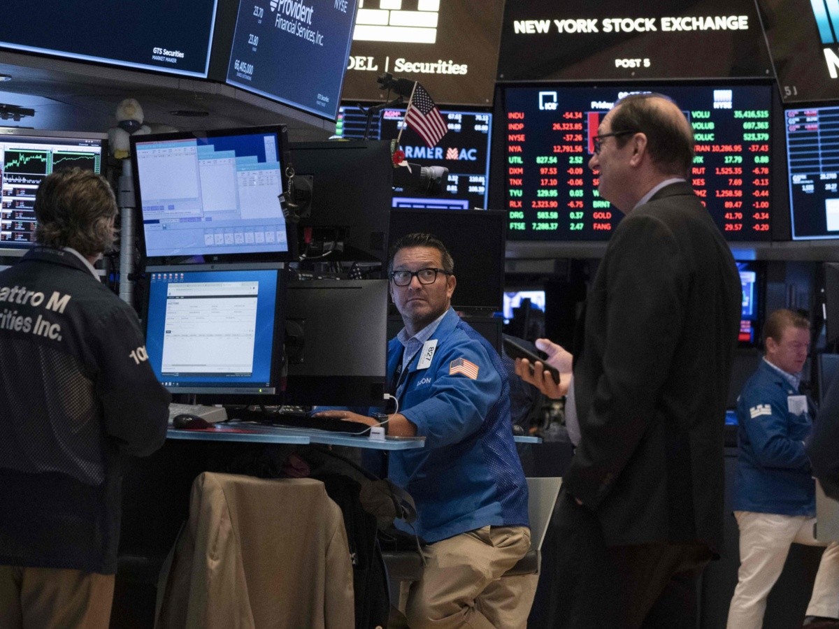  Wall Street concluye semana con un nuevo descenso