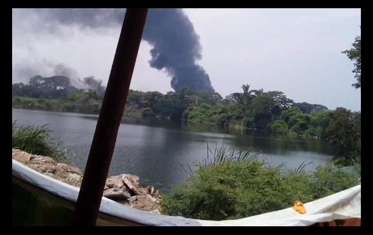 Desde algunos puntos de Villahermosa como Tabasco 2000 o El Country pudo observarse la columna de humo. TWITTER/@DanielFeria94