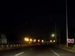 En el nuevo Periférico, los ladrones han dejado tramos de hasta medio kilómetro sin una lámpara. EL INFORMADOR/Archivo