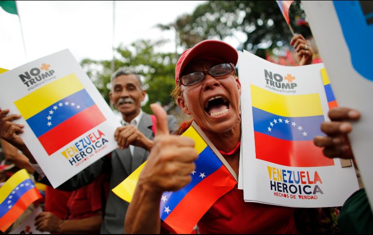 Maduro encabeza una manifestación pública en Caracas contra la sanción de Trump. AP/A. Cubillos