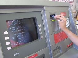 Desde la tarde de este sábado, usuarios reportaron en redes dificultades para realizar operaciones con sus tarjetas bancarias. EL INFORMADOR/ARCHIVO