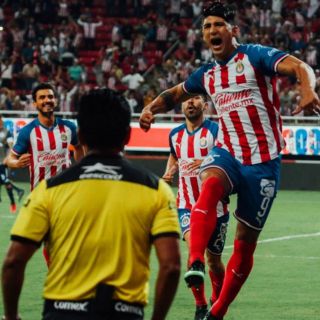 Chivas gana, golea y enloquece a su afición