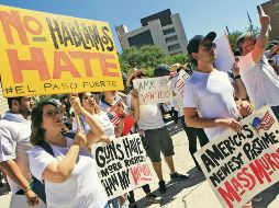 Marchan por la "unidad" tras la matanza en Texas