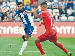 El delantero sonorense, Jesús “Tecatito” Corona, fue titular y jugó 58 minutos en la derrota de los Dragones. AFP
