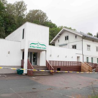 Investigan tiroteo en mezquita de Noruega como terrorista