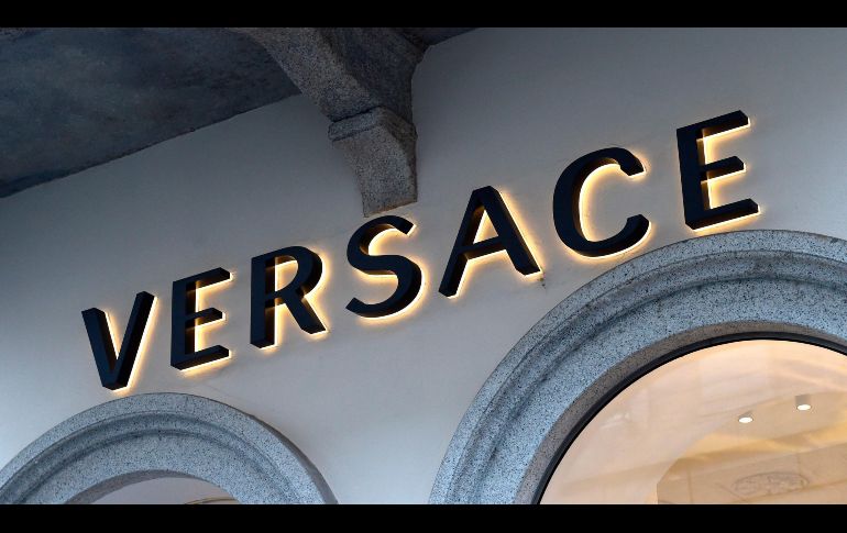 Versace se suma a la lista de marcas que han tenido conflictos con China por incorrección política. ARCHIVO / AFP