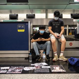Aeropuerto de Hong Kong cancela todos los vuelos por protestas