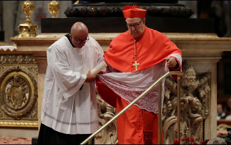 Sergio Obeso Rivera (d) fue elegido cardenal por el Papa Francisco en 2018. AP/ARCHIVO