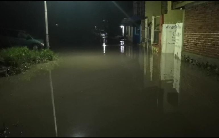 Las autoridades recibieron el reporte de la inundación hacia las 03:30 horas en el poblado de Atotonilquillo. ESPECIAL