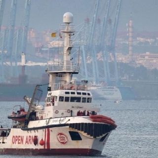 "Es infame el silencio de Europa": Open Arms y Ocean Viking, los barcos que deambulan por el Mediterráneo llenos de migrantes (y la respuesta de los países involucrados)