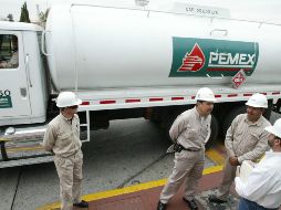 Consideran que el aumento en la producción nacional de gasolina no sería lo suficientemente grande como para evitar que las importaciones sigan creciendo. EL INFORMADOR/ARCHIVO