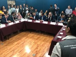 Los presidentes de los grupos parlamentarios se reunirán esta tarde con el gobernador, Enrique Alfaro, para tocar este y otros puntos pendientes. EL INFORMADOR/ R. Rivas