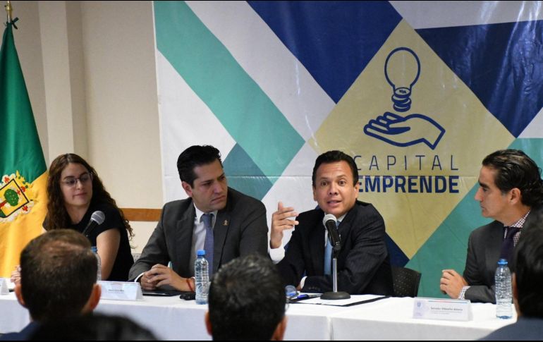 En la presentación del programa estuvieron presentes el presidente de Zapopan, Pablo Lemus, y el presidente de Coparmex Jalisco, Mauro Garza. TWITTER@PabloLemusN