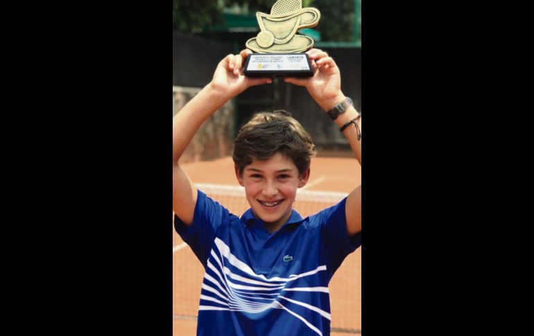 Cristóbal campeón Nacional de Tenis.