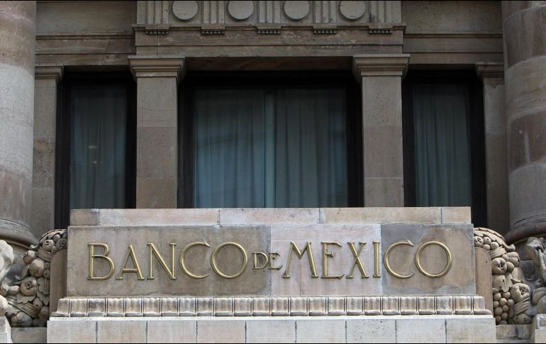 Banxico advierte que si la economía requiere un ajuste del tipo de cambio real, contribuirán a que este ocurra de manera ordenada, evitando efectos de segundo orden. EFE / ARCHIVO