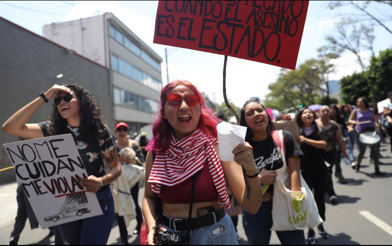 Cientos de mujeres protestaron el pasado lunes en Ciudad de México para exigir castigo y la destitución de los cuatro policías acusados de haber violado a la joven. EFE/ARCHIVO