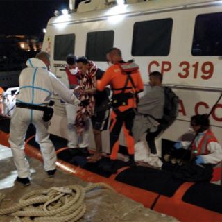 La salud de los migrantes del Open Arms empeora ante bloqueo de Italia