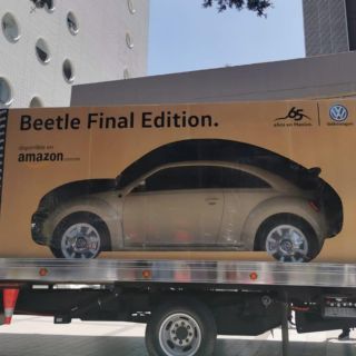Volkswagen entrega 65 Beetles de su edición de despedida en México