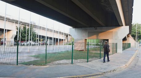 En 2019, el parque de bolsillo en Lázaro Cárdenas y Colón luce abandonado. EL INFORMADOR / A. Navarro