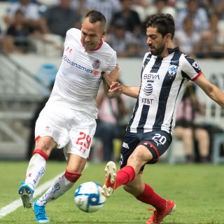 Rayados se levanta, Toluca se hunde